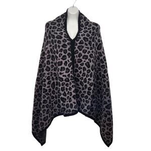 Barefoot Dreams Cozy Chic Black Gray Leopard Plush Plus Poncho Cape Women's OS